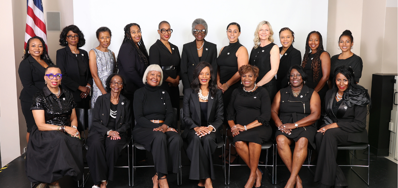 San Diego Silhouettes chapter members together